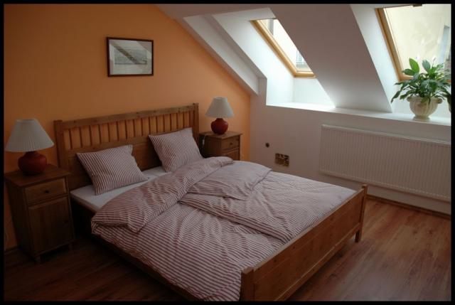 Luxusn apartmn v centru Jina