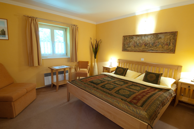 GARNI HOTEL 1. PLAVEBN 2