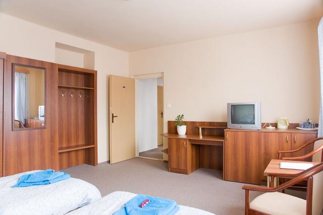 HOSTEL TRIM 6