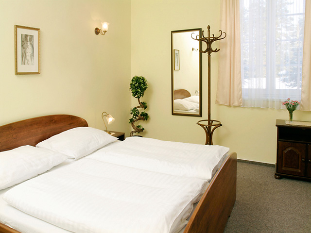 LESN HOTEL PERLAK *** 4