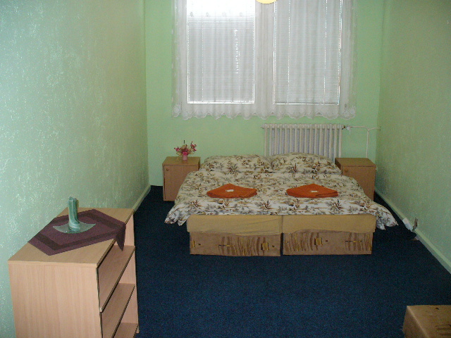 UBYTOVN UHERSK HRADIT 6