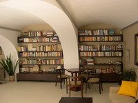 Village House Centre 7