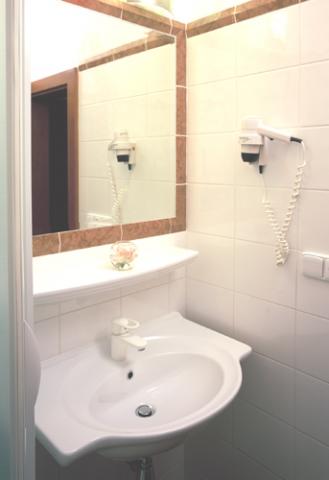Hotel 16 6